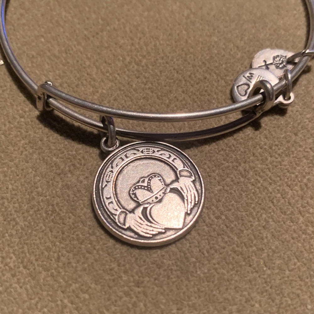 Alex and Ani claddagh